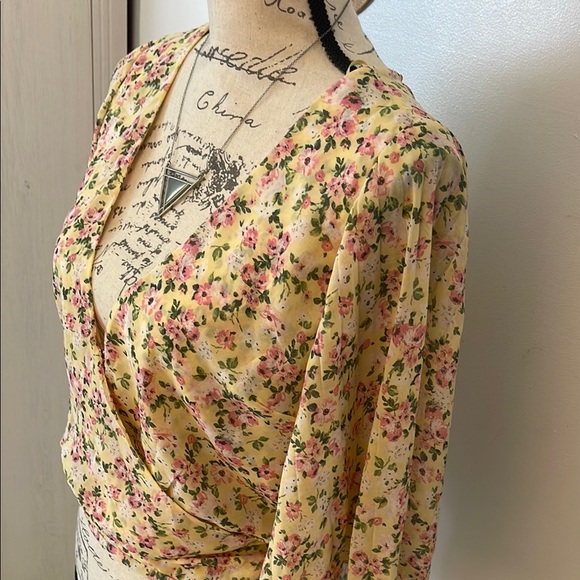 HAUTE MONDE | Women’s Pink, Green, and Cream Floral Printed V-Neck Blouse M - Picture 2 of 12